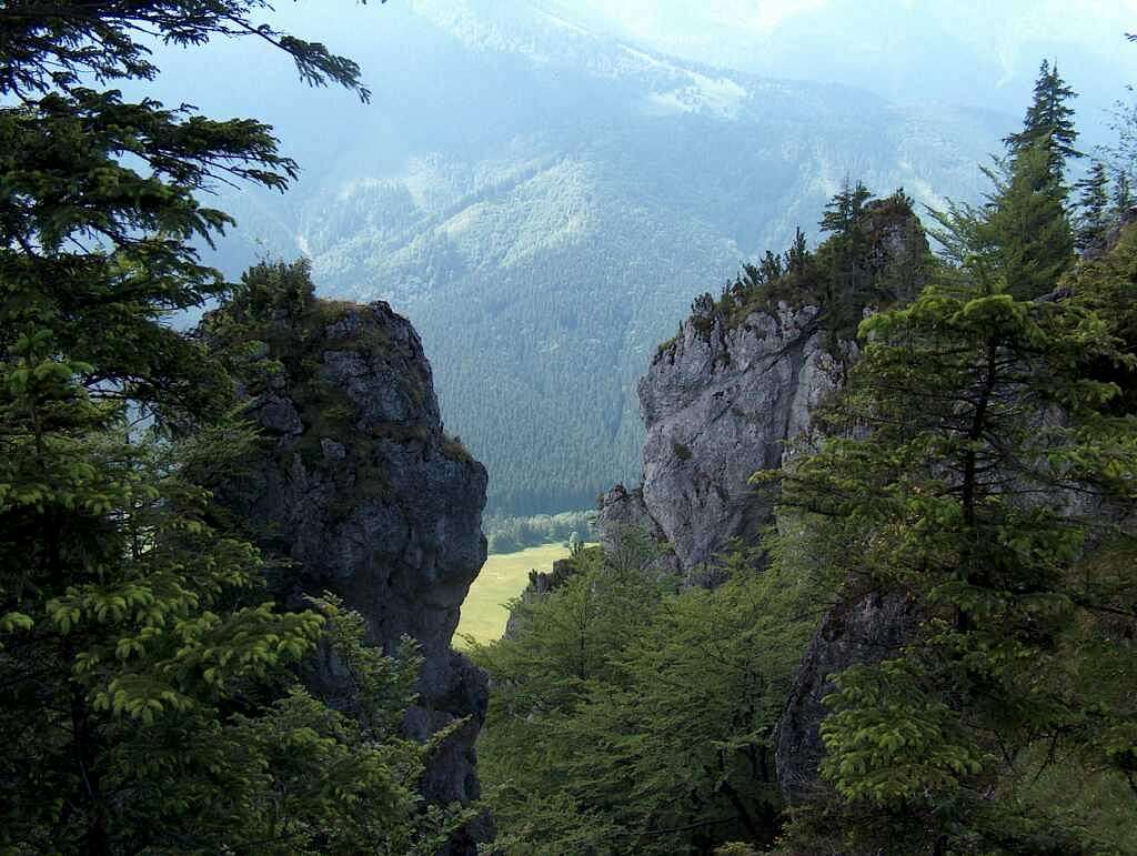 Vrátna Dolina from the rocks on Boboty, Malá Fatra