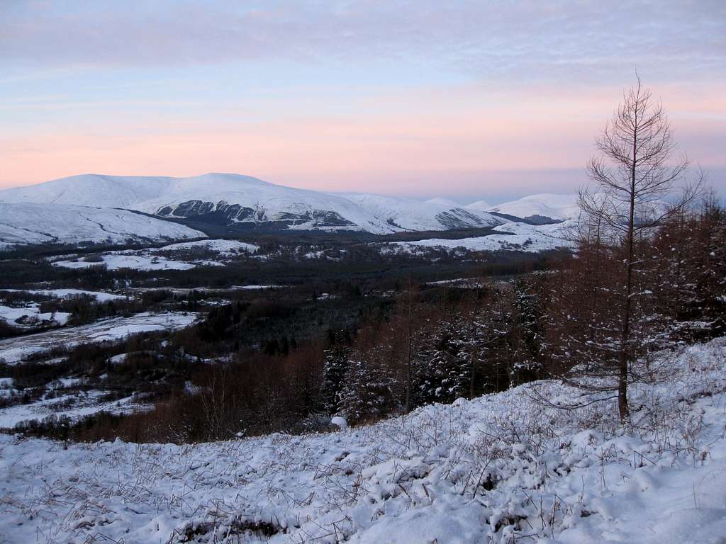 View North during the walk from Ben Nevis's North side upper car park to the lower one