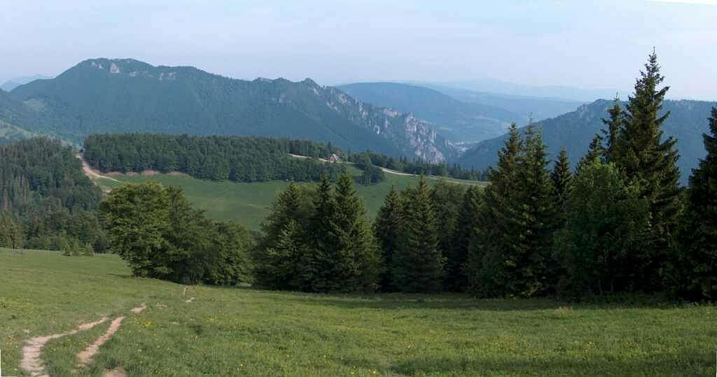 Views to Dolina Vrátna on the way to Poludnový Grún