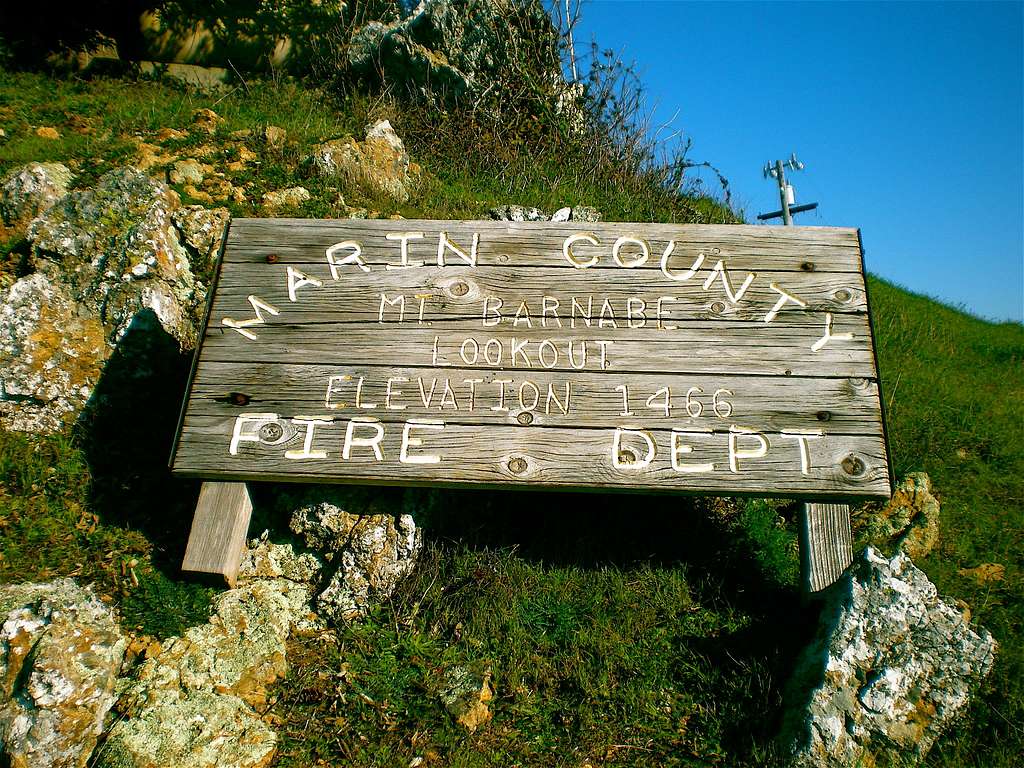 Barnabe Mountain Summit Sign