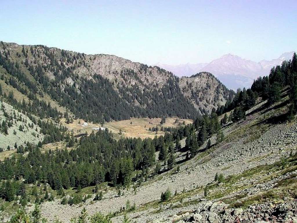  Vallone di Comboè and the ridge ending with Punta di Ponteilles