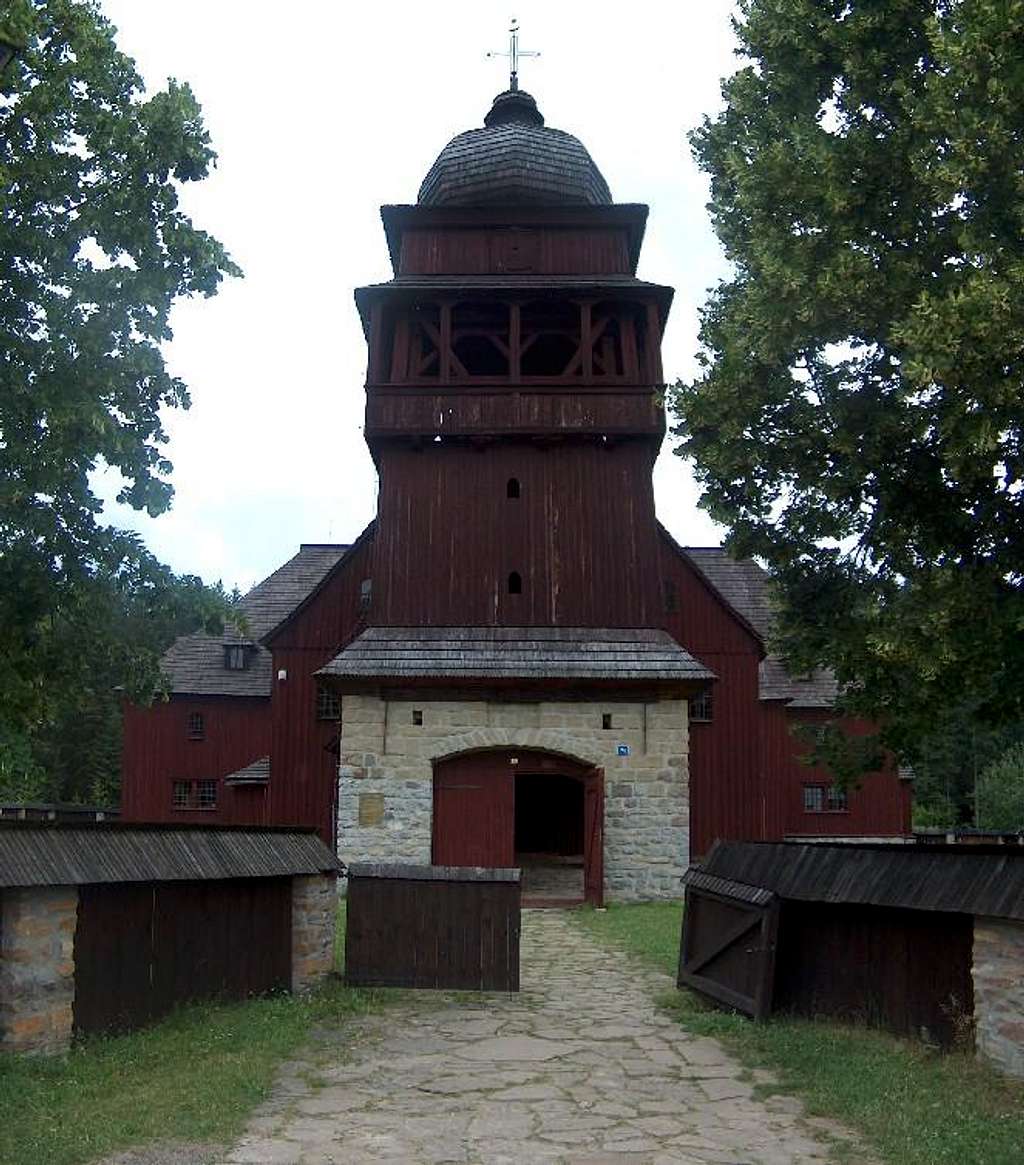 Svätý Kríž, Slovakia's largest wooden church