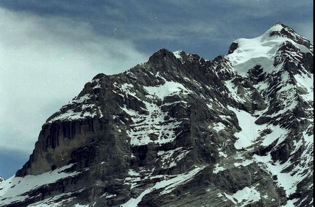 Jungfrau. Ridge left:...