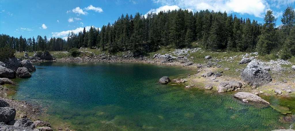 Dvojno Jezero (twin lakes) in Valley Dolina Sedmerih Jezer