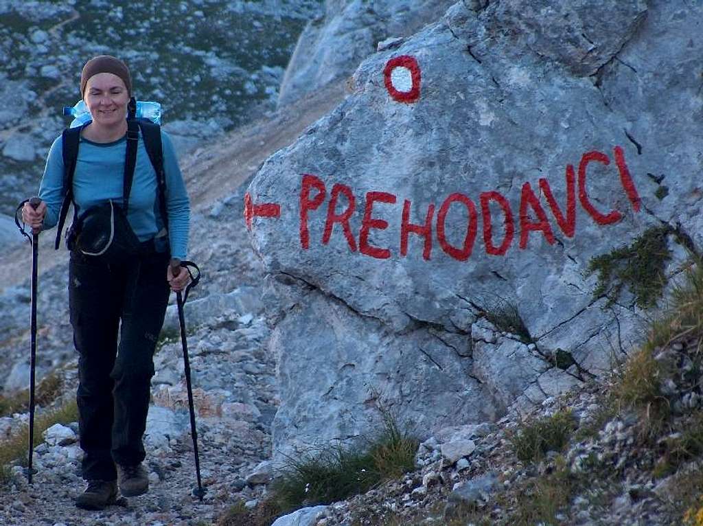 Walking from Pass Prehodavci to Hribarice