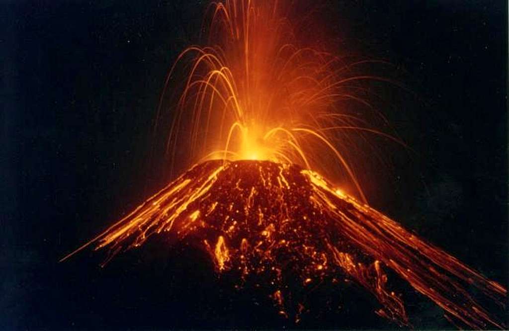 Arenal Eruption in 2000.
 
 A...