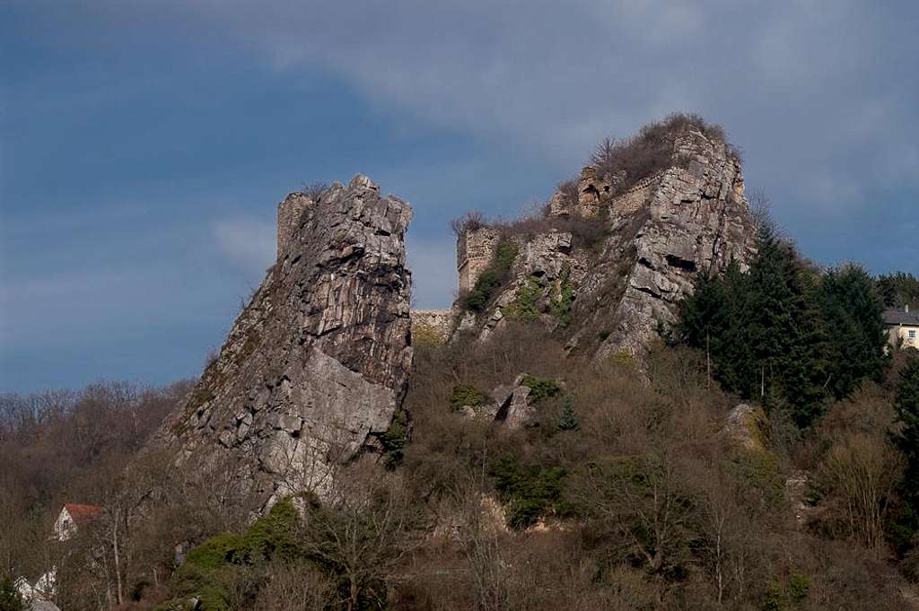 Schwarze Wand and Stein Castle
