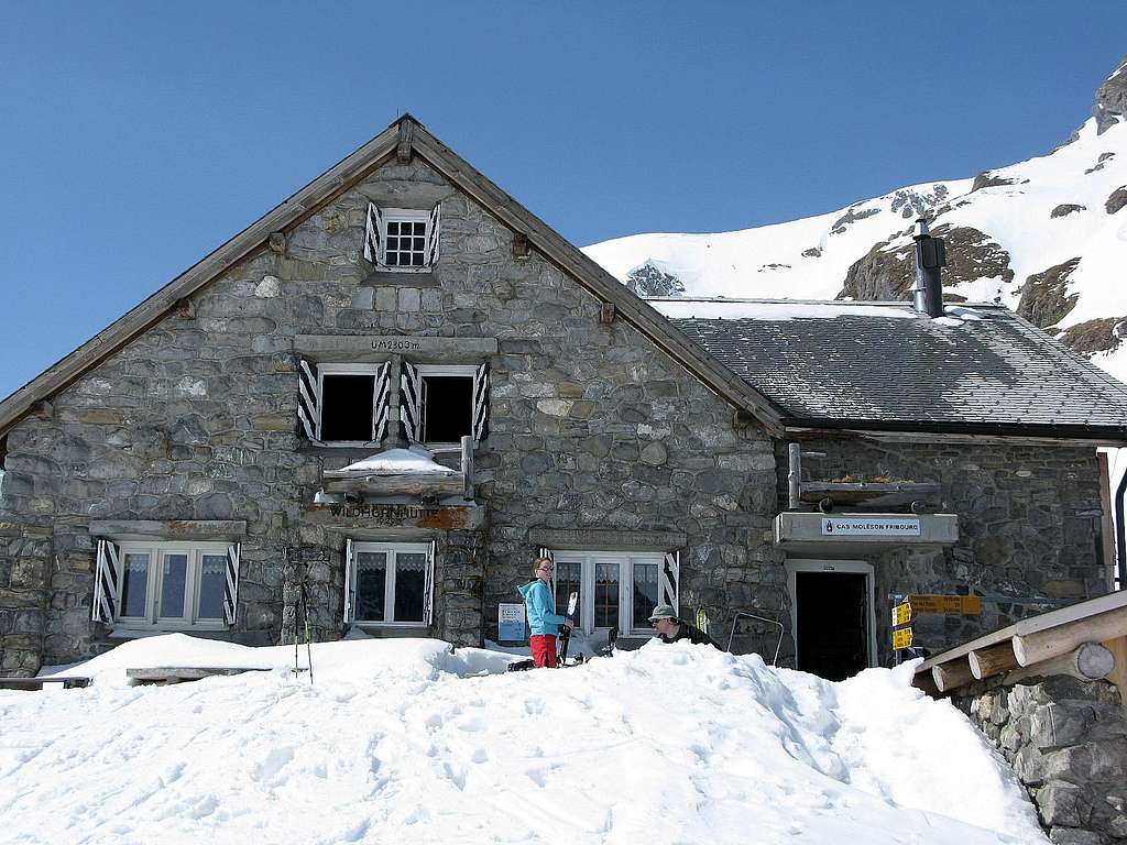 Wildhorn hut 2303m