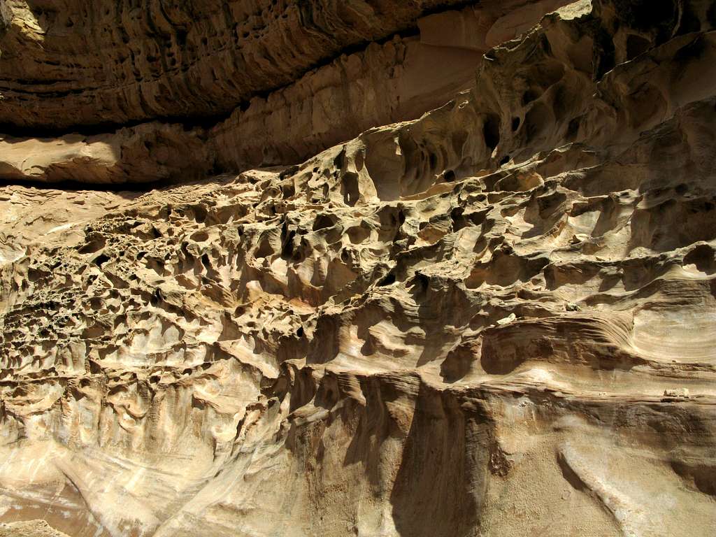 Water-Sclupted Walls of Crack Canyon