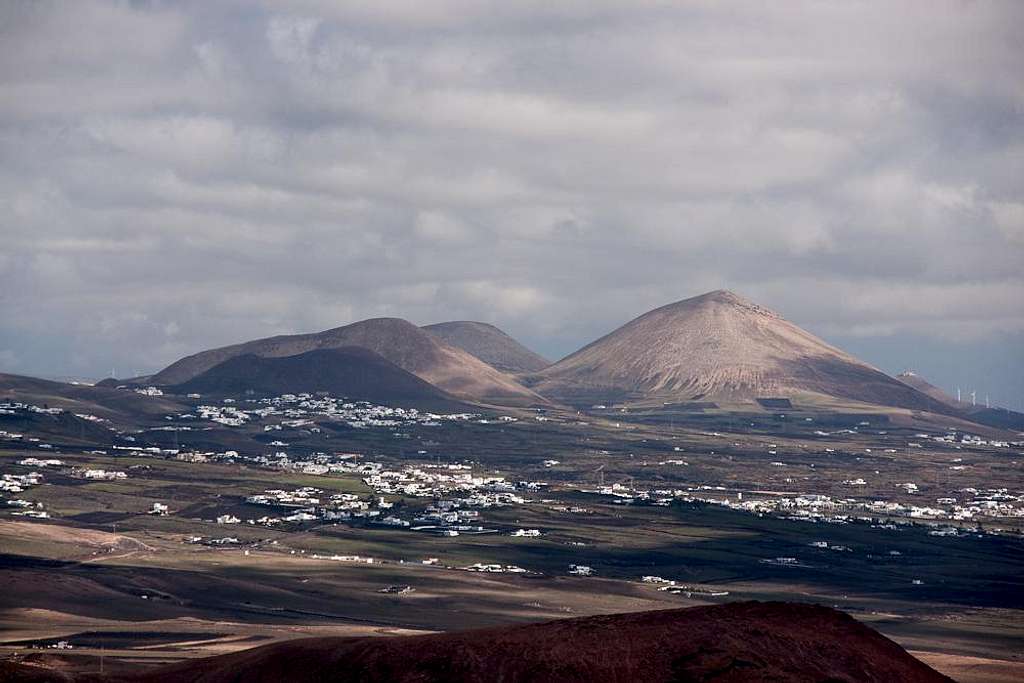 Montaña Tersa and Montaña Blanca
