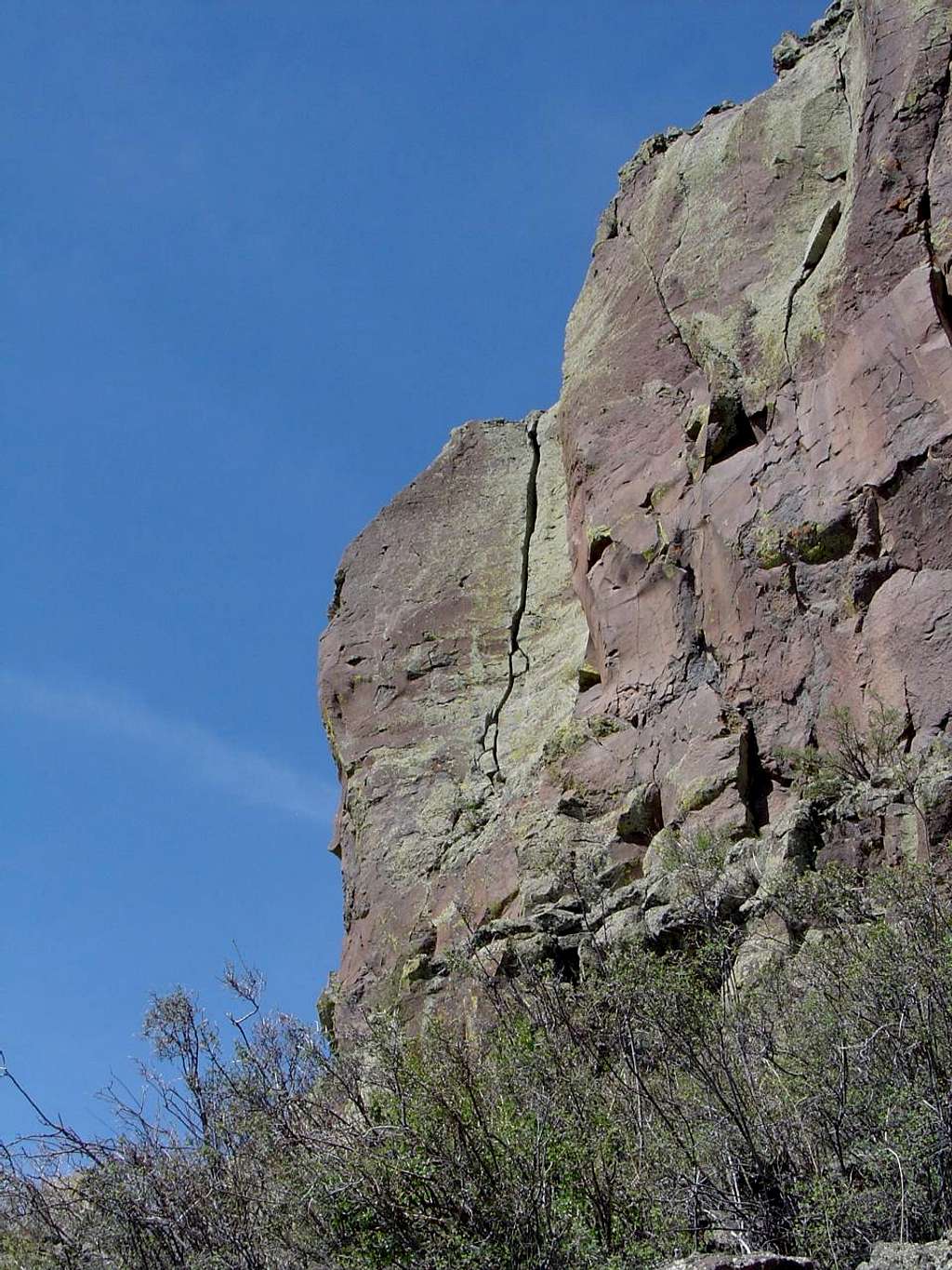 Nice splitter crack on Cerro Pedernal