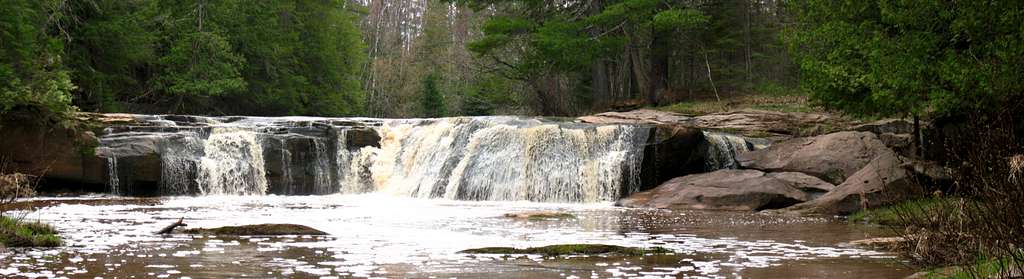 O-Kun-De-Kun Falls