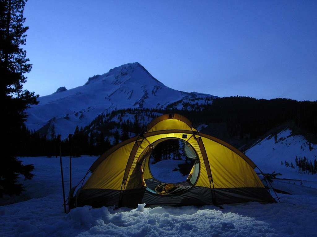Night–Time Snow Camp, Mt. Hood