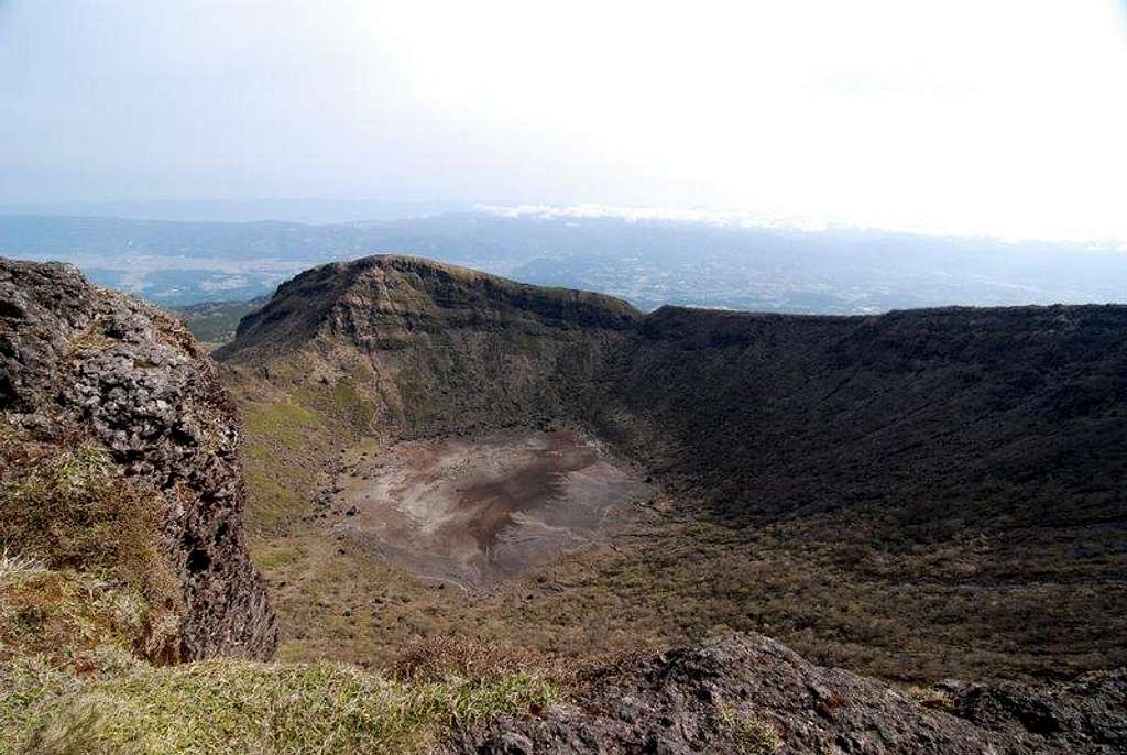 Karakuni crater from the summit