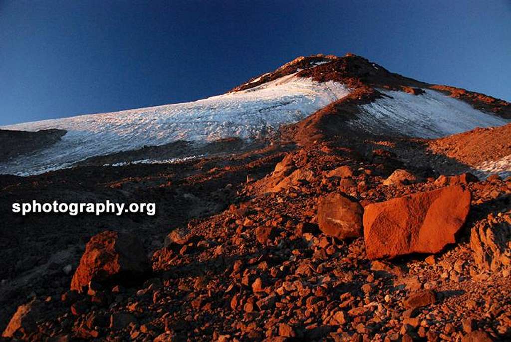 Mount Shasta sunrise, Hotlum/Bolam Ridge