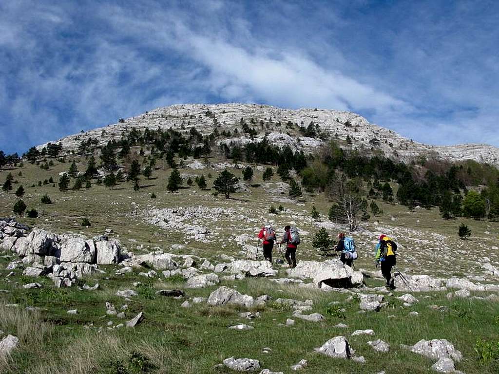 Hiking towards Badanj peak
