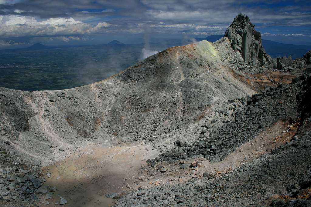 Gunung Sinabung's summit crater