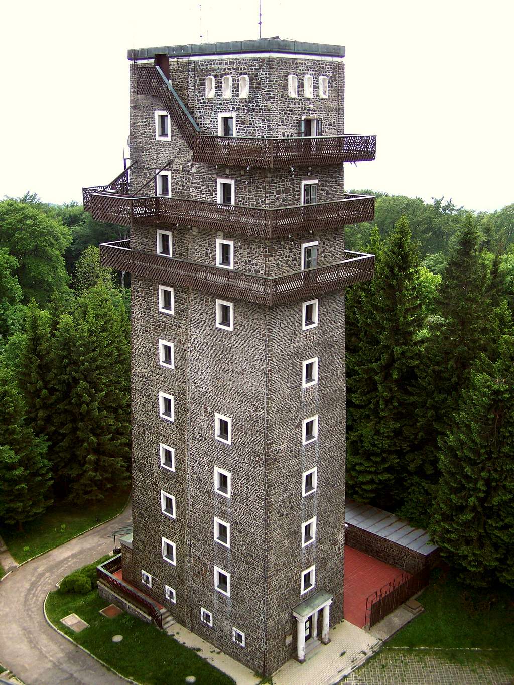 The old tower as seen from the new TV-tower on Kékes