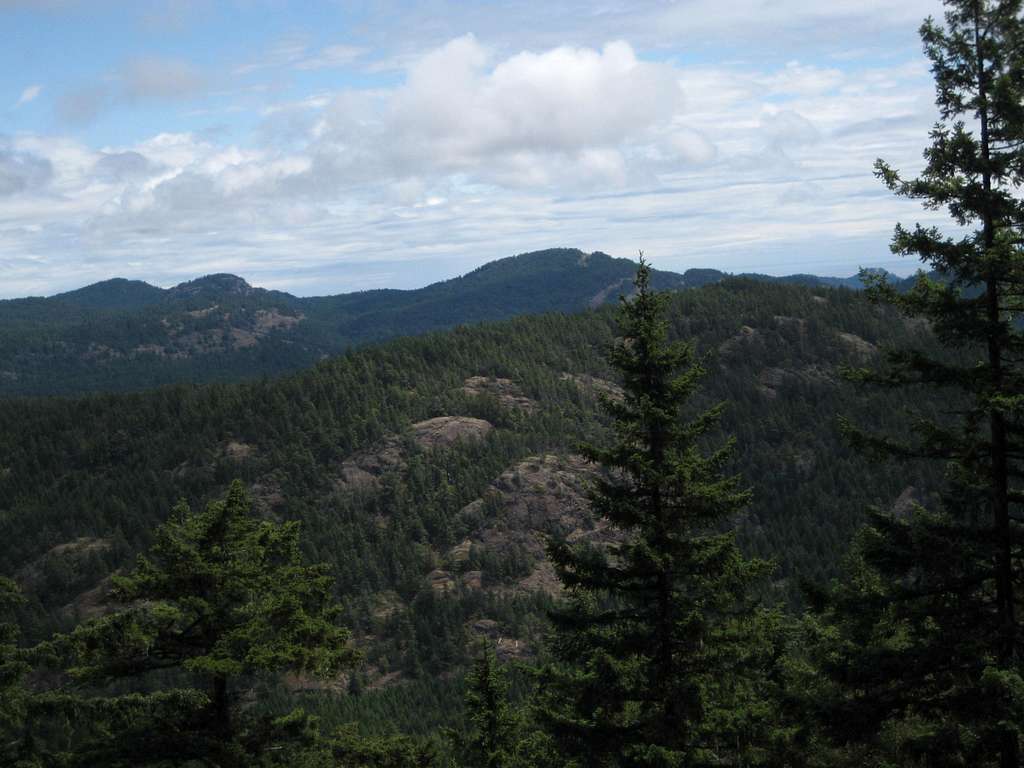 Ragged Mountain and Mt Manuel Quimper from Bluff Mountain
