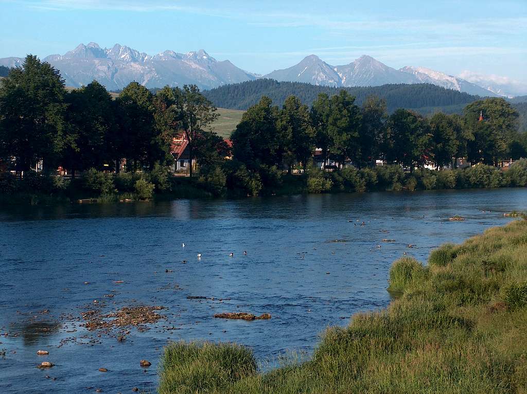 The Tatras from the bridge between Sromowce Niżne and Czerwony Klasztor