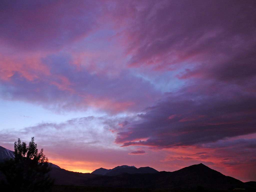 Sunset over Lee Vining Sierra