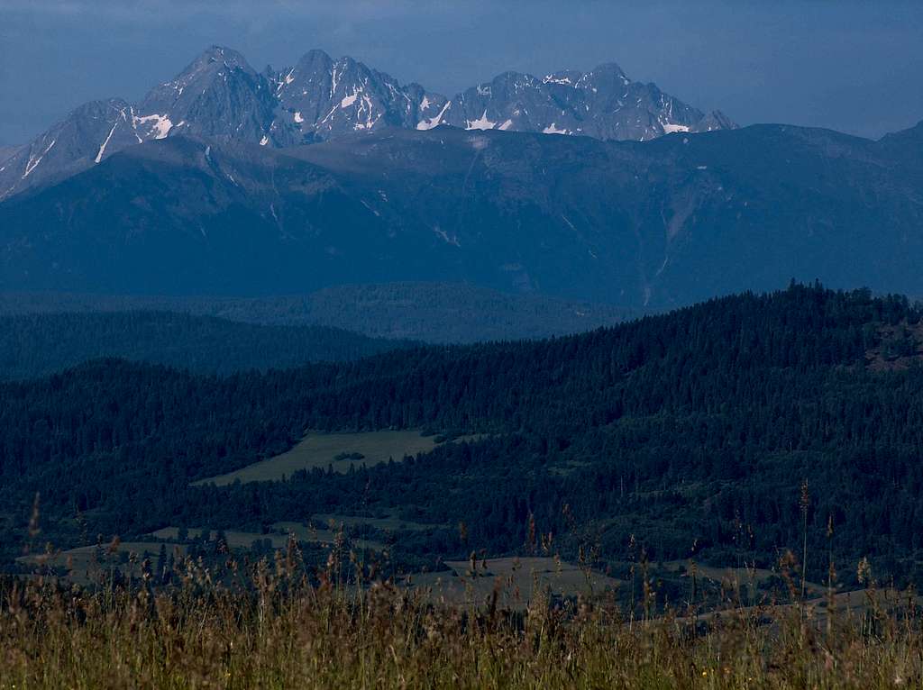 Looking to the Tatras from the top of Plašná (Haligovské Skaly)