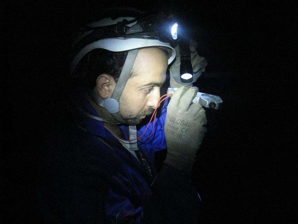 mapping in Hampoeil cave