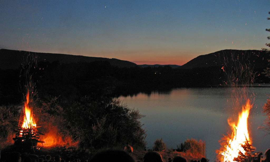Bratton Mtn and Lake Merriweather Sunset with Campfires