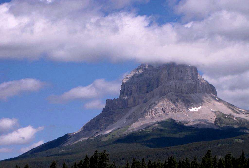 crownest pass area mountains