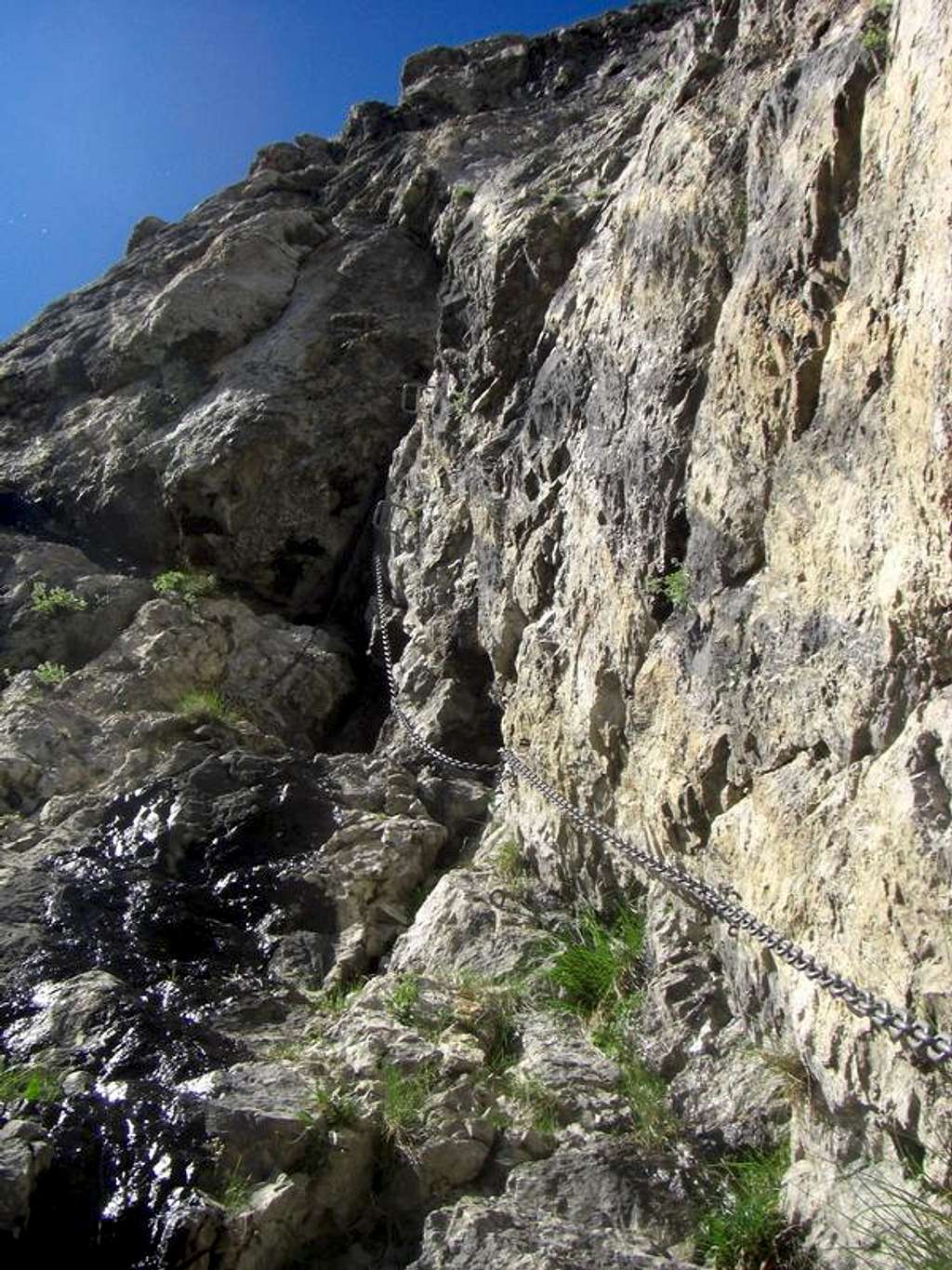 Overhanging rock