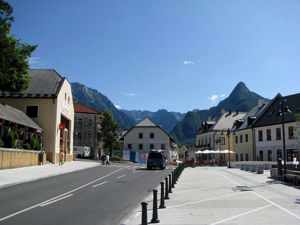 Bovec center