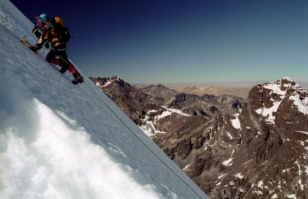 Bolivia -- Pequeno Alpamayo