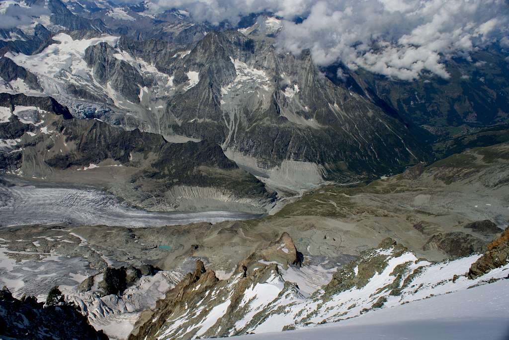 View from the top to Ferpecle glacier 