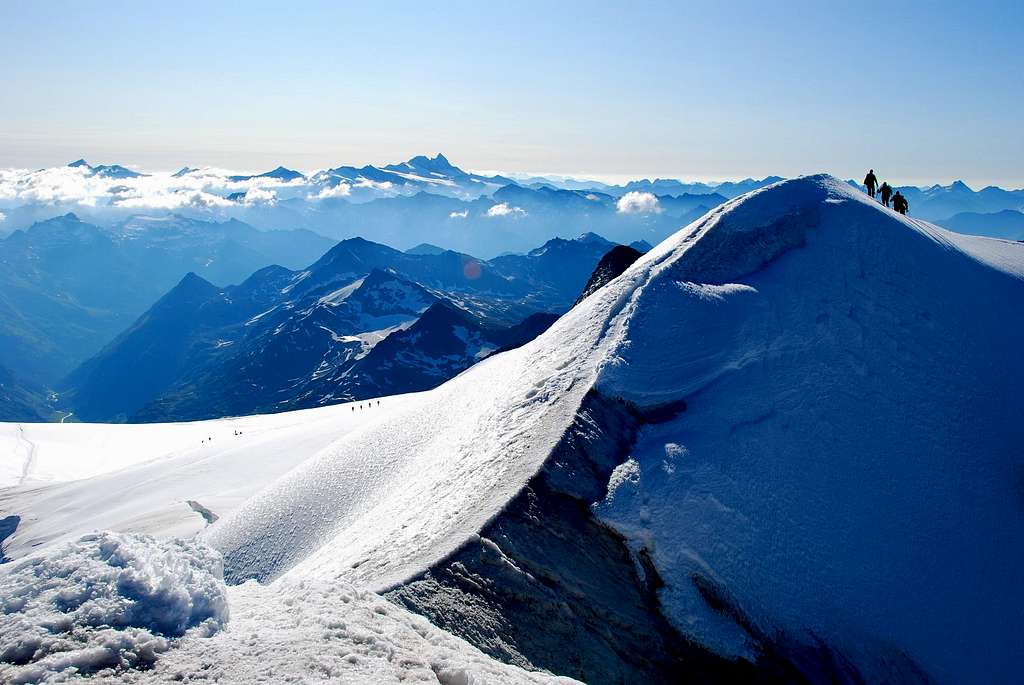 The narrow summit-ridge at Grossvenediger