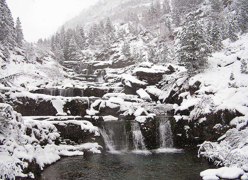 The Gradas de Soaso waterfalls. 2004.12.04