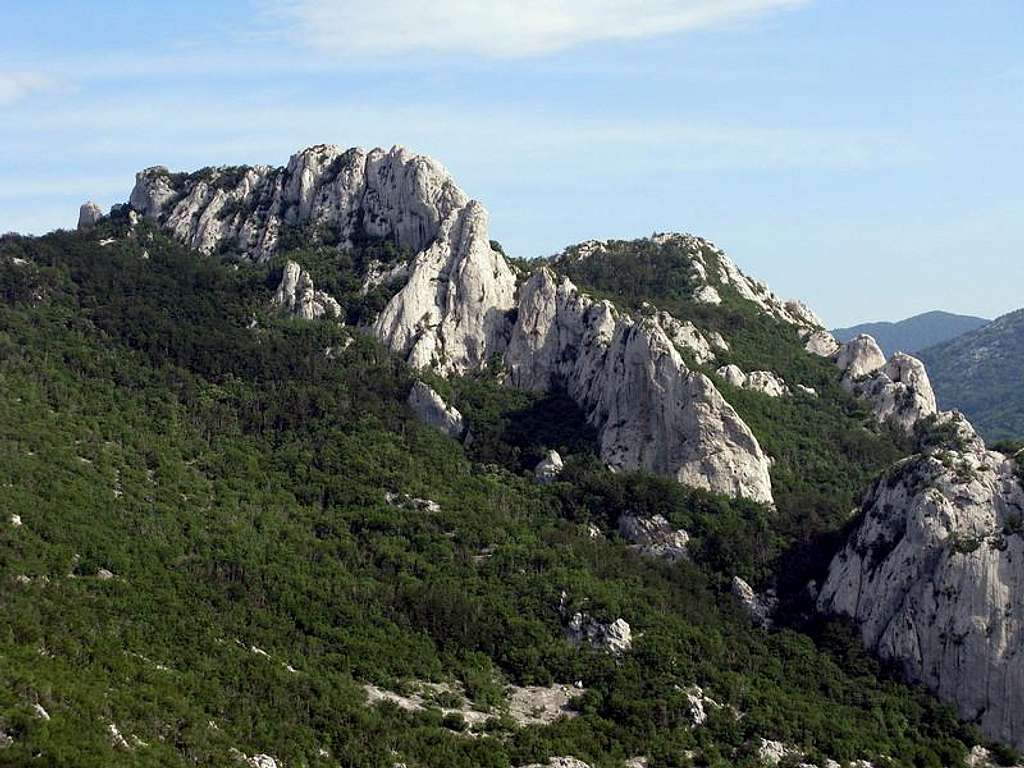 Agin Kuk cliffs