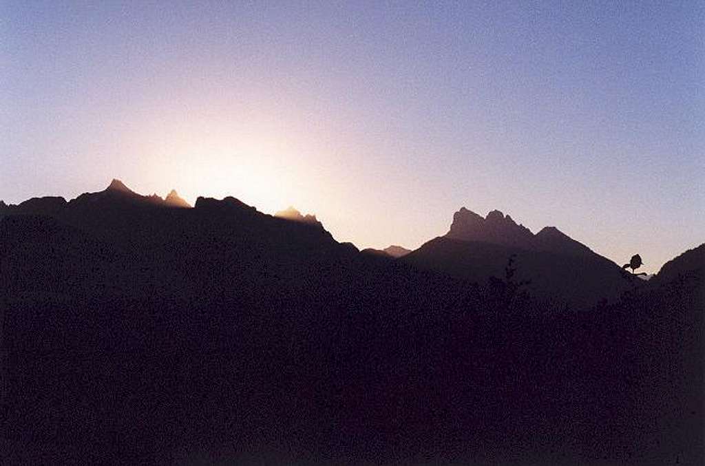 Sunrise over the Gunn Peak...