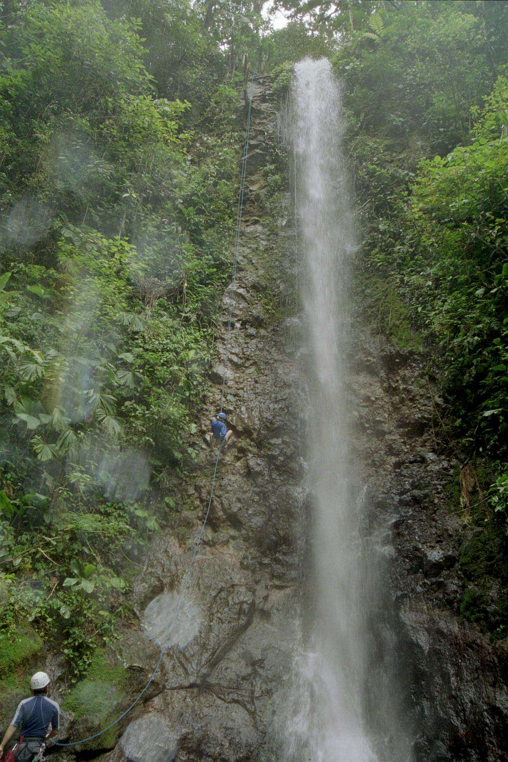 Rappelling Waterfalls Costa Rica (2)