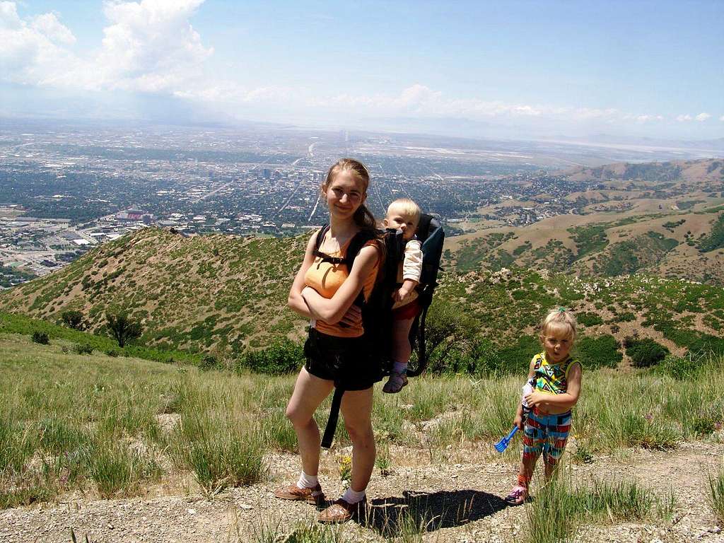 Mt Wire_(Beacon Mt)_Salt LAke city_first Yunona's 2000 ft elevation gain hike_she is 36 month