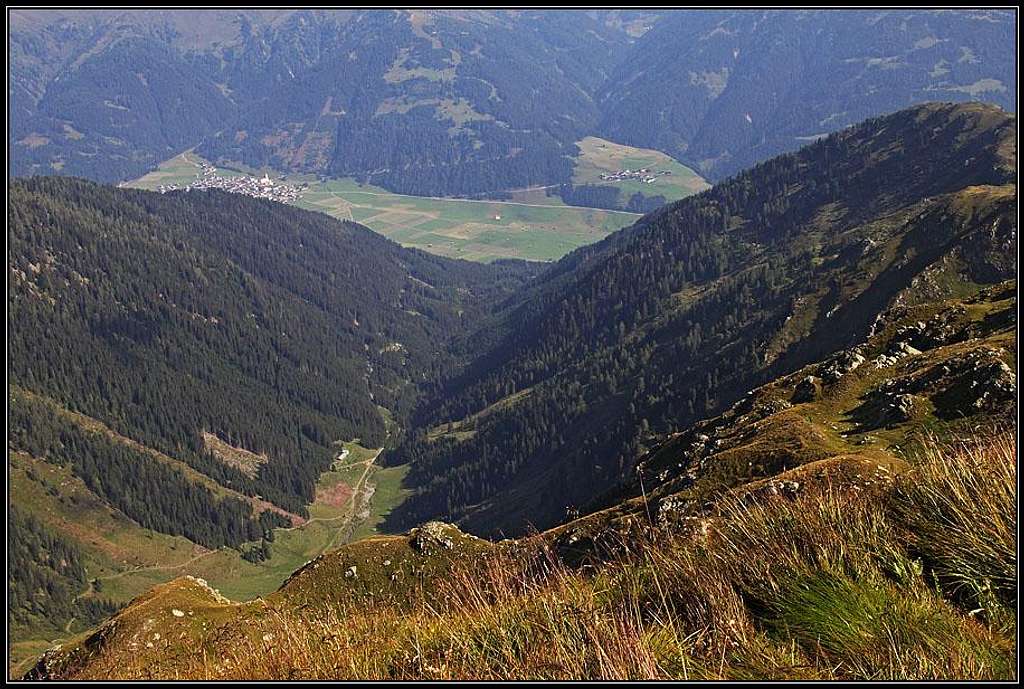 Obertilliach from Reiterkarspitz / Monte Cecido