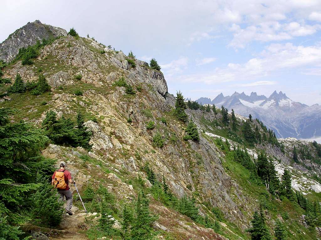 Hiking along the ridge to Trappers Peak