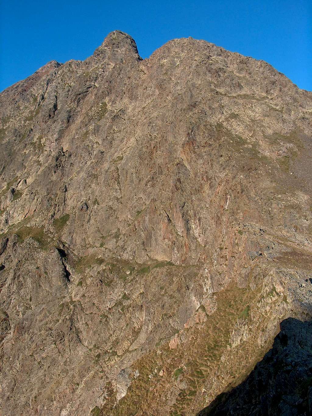 The Parraouis (Lustou N ridge) seen while ascending Pic d'Estos