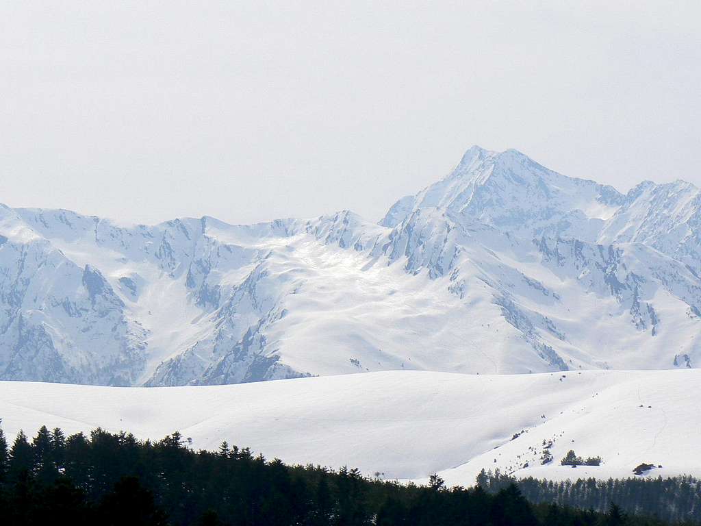 On the Azet crest in winter