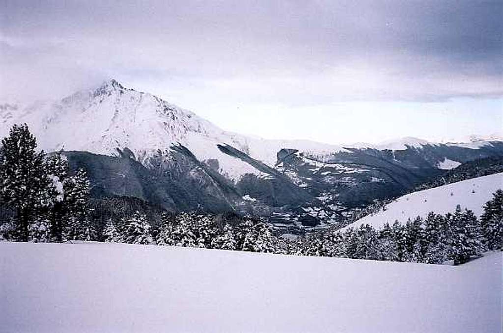 On the Azet crest in winter