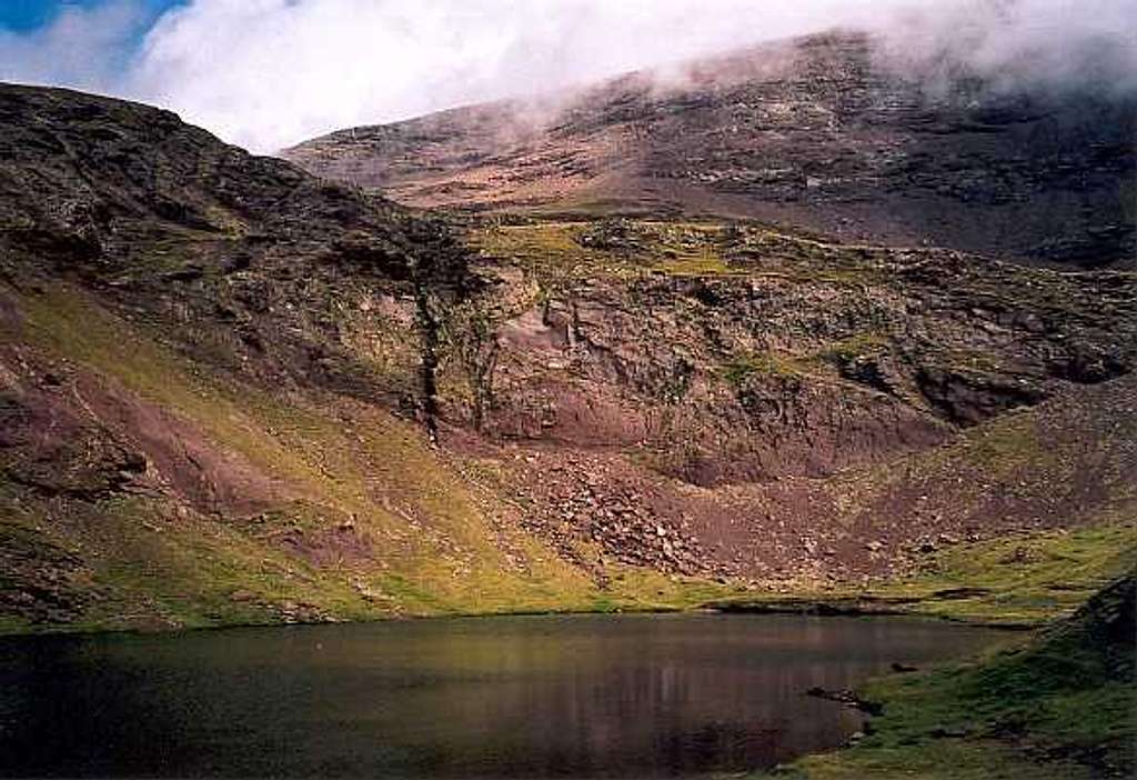 Barleto lakes, south slope the Suelsa