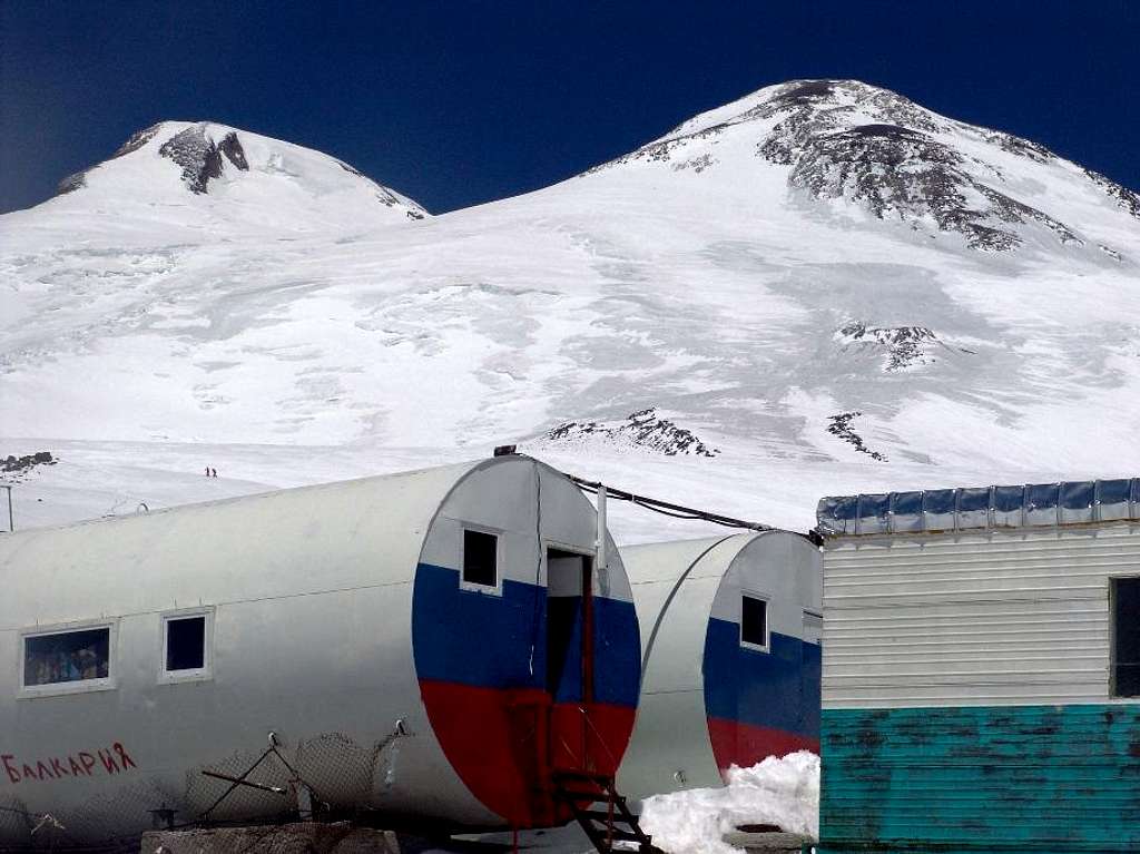 Barrels_3750m_near Elbrus