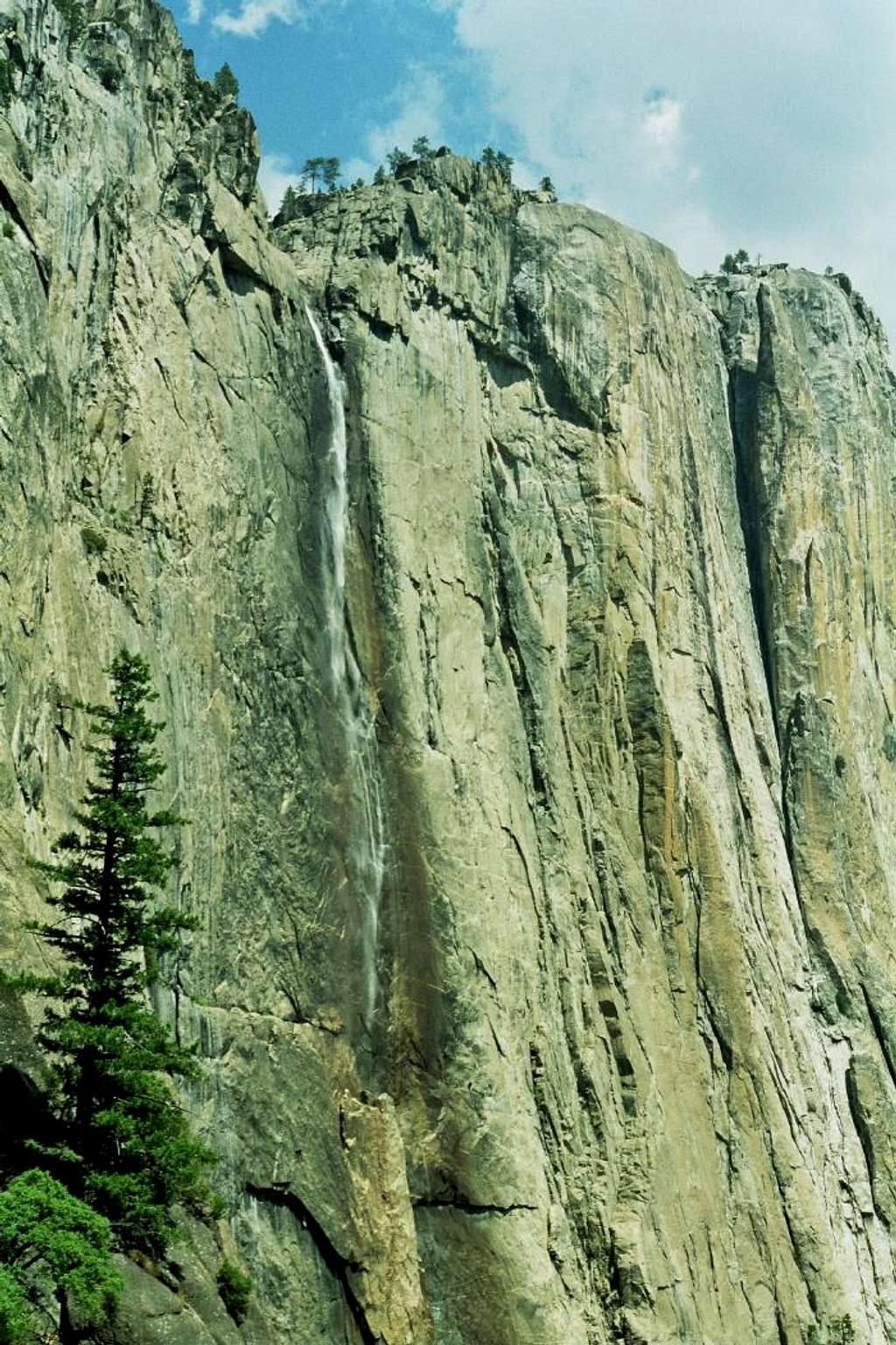 Yosemite Falls - upper two-thirds