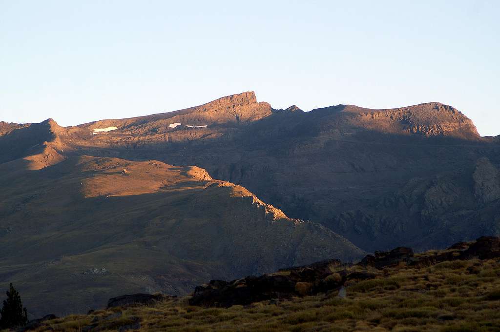 Veleta and Cerro de los Machos at dawn