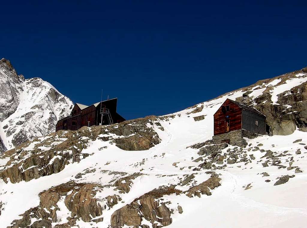Alpine REFUGES in the Aosta Valley