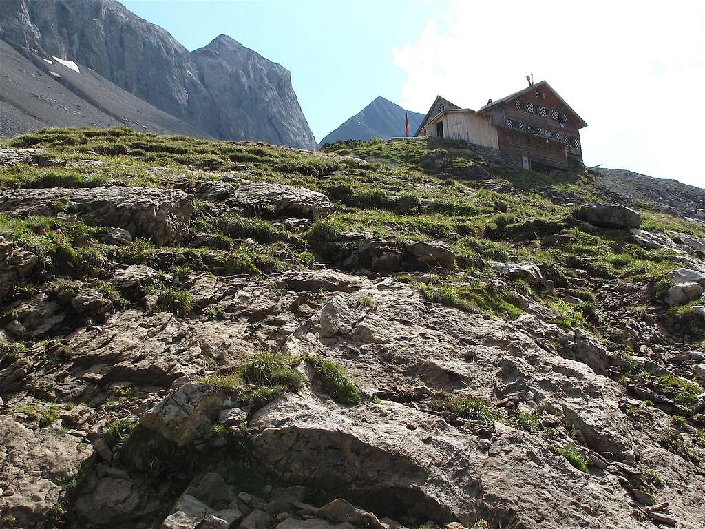 Iffigsee, Iffighorn and Wildhorn Hut